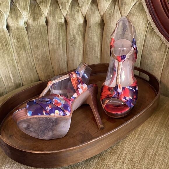 Apt. 9, multi color heels. Women’s 10. - Picture 4 of 5